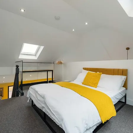 Tatil Evi Chic Urban Haven With Double Bed House *