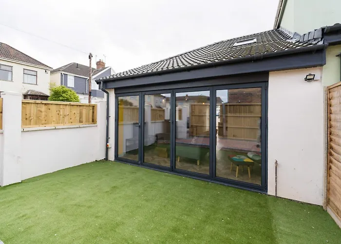 Chic Urban Haven With Double Bed House * Bristol