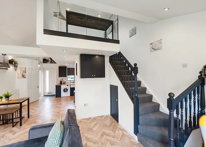 Chic Urban Haven With Double Bed House Dom wakacyjny *