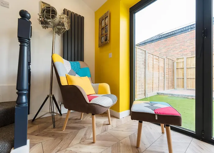 Chic Urban Haven With Double Bed House Bristol