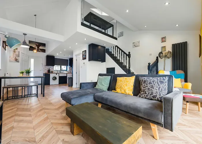 Tatil Evi Chic Urban Haven With Double Bed House *