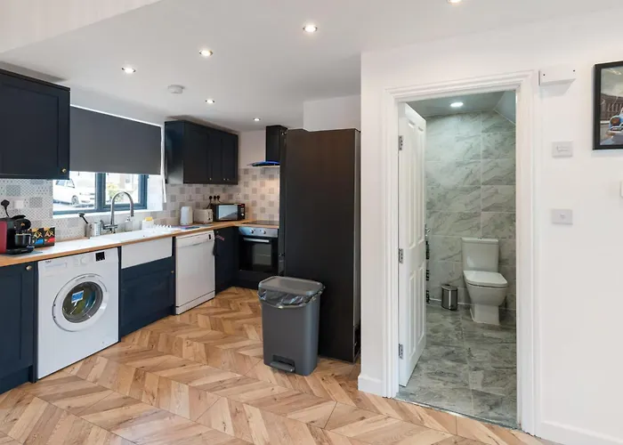 Chic Urban Haven With Double Bed House Prázdninový dům Bristol