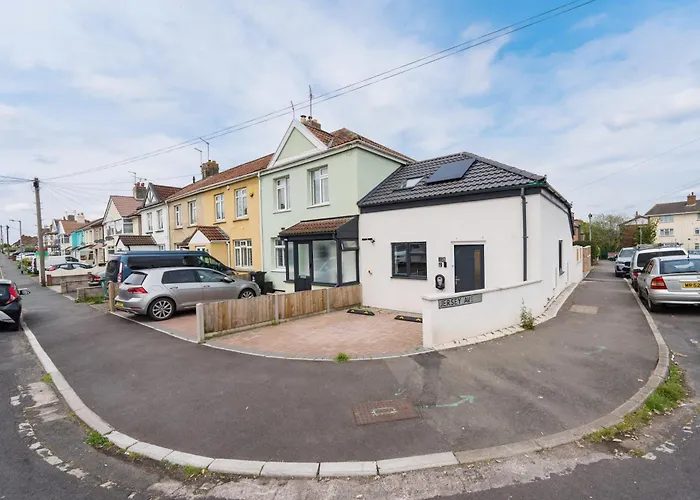 Chic Urban Haven With Double Bed House Tatil Evi *