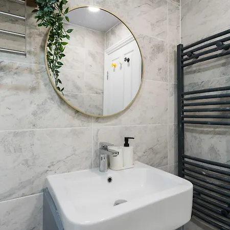 度假居 Chic Urban Haven With Double Bed House 布里斯托