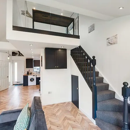 Chic Urban Haven With Double Bed House Σπίτι διακοπών *
