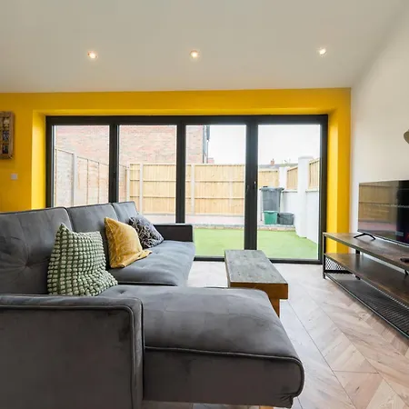 Chic Urban Haven With Double Bed House Nyaraló *